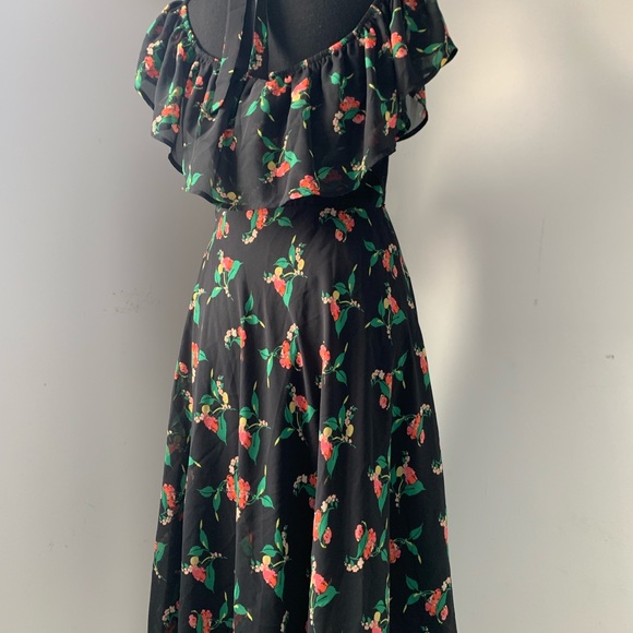 Vanessa Virginia shoulder dress 6 - Picture 4 of 10